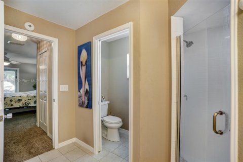 House in Cape Coral, Florida 4 bedrooms, 159.05 sq.m. № 1865228 - photo 28