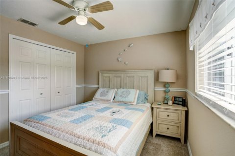House in Cape Coral, Florida 4 bedrooms, 159.05 sq.m. № 1865228 - photo 30