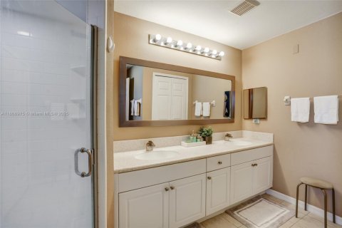 House in Cape Coral, Florida 4 bedrooms, 159.05 sq.m. № 1865228 - photo 26