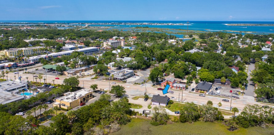 Propiedad comercial en Saint Augustine, Florida 100.33 m2 № 765657