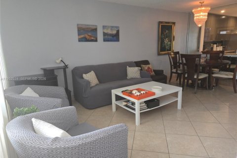 Снять в аренду кондоминиум в Халландейл-Бич, Флорида 1 спальня, 71.53м2, № 2009234 - фото 13