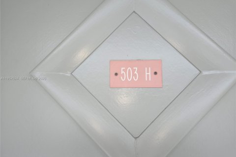 Снять в аренду кондоминиум в Халландейл-Бич, Флорида 1 спальня, 71.53м2, № 2009234 - фото 8