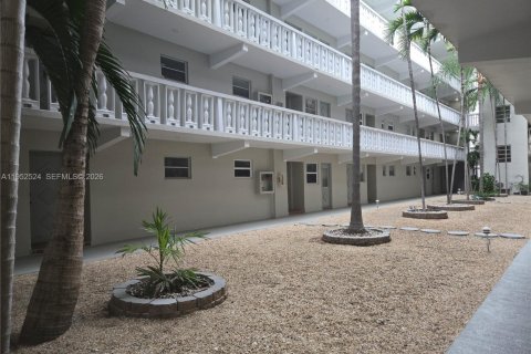 Снять в аренду кондоминиум в Халландейл-Бич, Флорида 1 спальня, 71.53м2, № 2009234 - фото 6