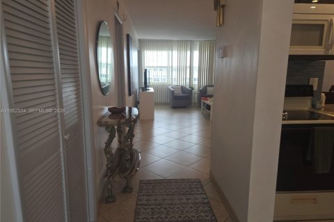 Снять в аренду кондоминиум в Халландейл-Бич, Флорида 1 спальня, 71.53м2, № 2009234 - фото 22