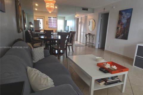 Снять в аренду кондоминиум в Халландейл-Бич, Флорида 1 спальня, 71.53м2, № 2009234 - фото 14