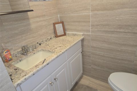 Снять в аренду кондоминиум в Халландейл-Бич, Флорида 1 спальня, 71.53м2, № 2009234 - фото 9