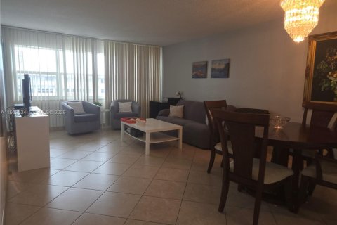 Снять в аренду кондоминиум в Халландейл-Бич, Флорида 1 спальня, 71.53м2, № 2009234 - фото 20