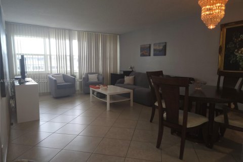 Снять в аренду кондоминиум в Халландейл-Бич, Флорида 1 спальня, 71.53м2, № 2009234 - фото 12