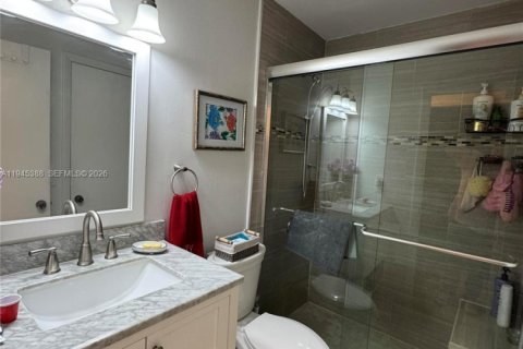 Townhouse in Miami, Florida 2 bedrooms, 84.45 sq.m. № 2001816 - photo 11