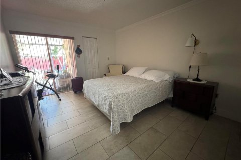 Townhouse in Miami, Florida 2 bedrooms, 84.45 sq.m. № 2001816 - photo 7
