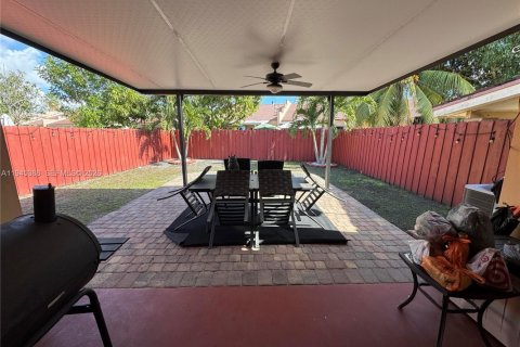 Townhouse in Miami, Florida 2 bedrooms, 84.45 sq.m. № 2001816 - photo 5