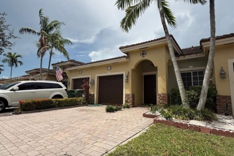 Townhouse in Homestead, Florida 2 bedrooms, 98.2 sq.m. № 1872274 - photo 2