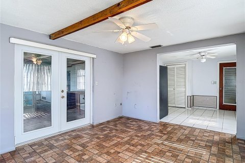 House in New Port Richey, Florida 2 bedrooms, 125.33 sq.m. № 1829397 - photo 9