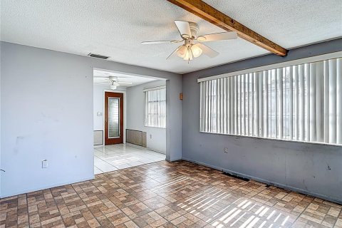 House in New Port Richey, Florida 2 bedrooms, 125.33 sq.m. № 1829397 - photo 10