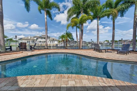 Villa ou maison à vendre à Apollo Beach, Floride: 4 chambres, 312.15 m2 № 2126512 - photo 4