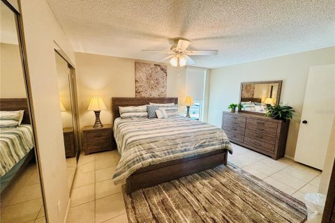 Copropriété à vendre à Sarasota, Floride: 2 chambres, 112.88 m2 № 2102793 - photo 13