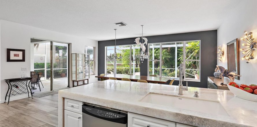 Casa en West Palm Beach, Florida 4 dormitorios, 237.46 m2 № 2248477