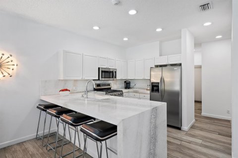 Casa en venta en West Palm Beach, Florida, 4 dormitorios, 237.46 m2 № 2248477 - foto 7