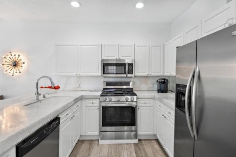 Casa en venta en West Palm Beach, Florida, 4 dormitorios, 237.46 m2 № 2248477 - foto 8