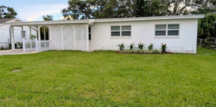 House in Tampa, Florida 3 bedrooms, 157 sq.m. № 1888653