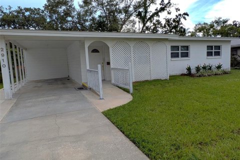House in Tampa, Florida 3 bedrooms, 157 sq.m. № 1888653 - photo 3