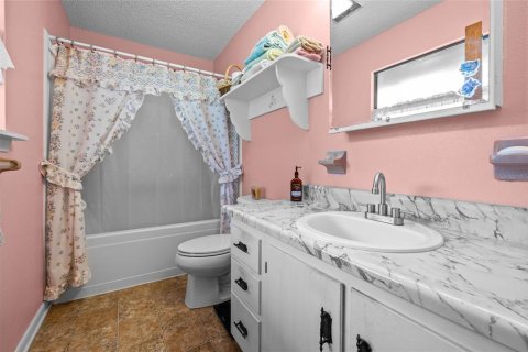 Villa ou maison à vendre à Fort White, Floride: 3 chambres, 214.42 m2 № 1908815 - photo 19