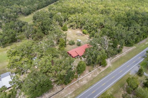 House in Fort White, Florida 3 bedrooms, 214.42 sq.m. № 1908815 - photo 4