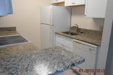 Condo in Boynton Beach, Florida, 2 bedrooms № 2081703 - photo 7