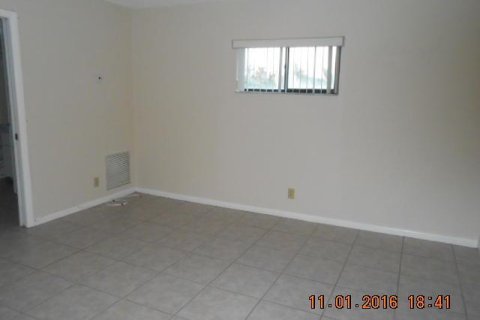 Condo in Boynton Beach, Florida, 2 bedrooms № 2081703 - photo 2