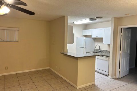 Condo in Boynton Beach, Florida, 2 bedrooms № 2081703 - photo 8