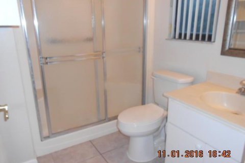 Condo in Boynton Beach, Florida, 2 bedrooms № 2081703 - photo 3