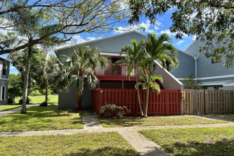 Condo in Boynton Beach, Florida, 2 bedrooms № 2081703