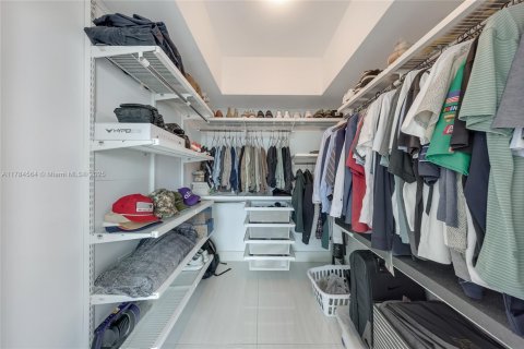 Купить кондоминиум в Майами, Флорида 1 спальня, 71.91м2, № 1655383 - фото 10
