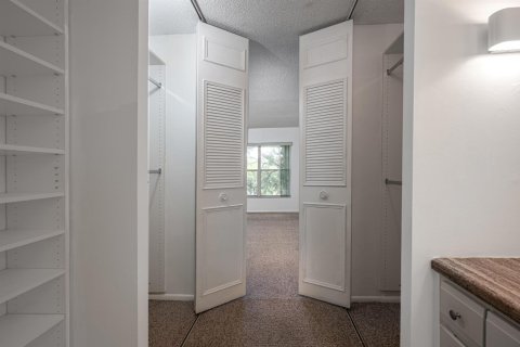 Condo in Lauderhill, Florida, 1 bedroom  № 2192434 - photo 22