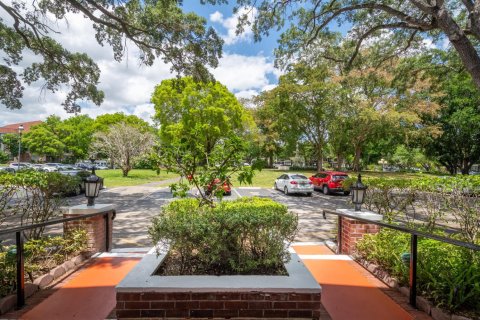 Condo in Lauderhill, Florida, 1 bedroom  № 2192434 - photo 3