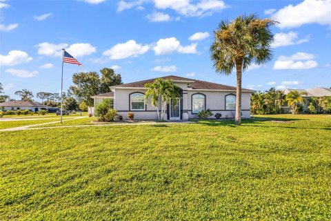 Villa ou maison à vendre à Port Charlotte, Floride: 3 chambres, 201.69 m2 № 2420462 - photo 2