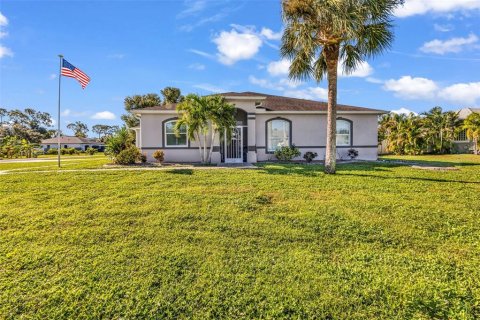 Villa ou maison à vendre à Port Charlotte, Floride: 3 chambres, 201.69 m2 № 2420462 - photo 3