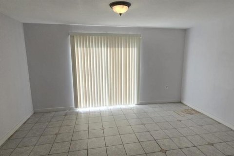 House in Punta Gorda, Florida 3 bedrooms, 129.13 sq.m. № 1688098 - photo 7