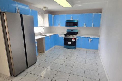 House in Punta Gorda, Florida 3 bedrooms, 129.13 sq.m. № 1688098 - photo 4