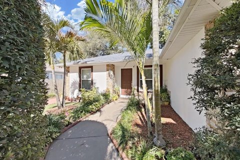 Casa en venta en Tampa, Florida, 3 dormitorios, 111.76 m2 № 2213344 - foto 3
