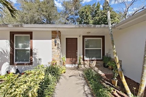 Casa en venta en Tampa, Florida, 3 dormitorios, 111.76 m2 № 2213344 - foto 2