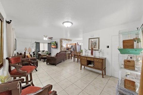 Casa en venta en Tampa, Florida, 3 dormitorios, 111.76 m2 № 2213344 - foto 7