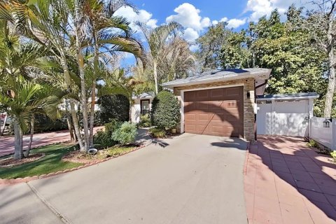 Casa en venta en Tampa, Florida, 3 dormitorios, 111.76 m2 № 2213344 - foto 4