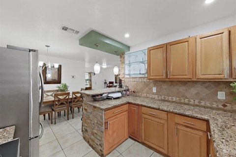 Casa en venta en Tampa, Florida, 3 dormitorios, 111.76 m2 № 2213344 - foto 14