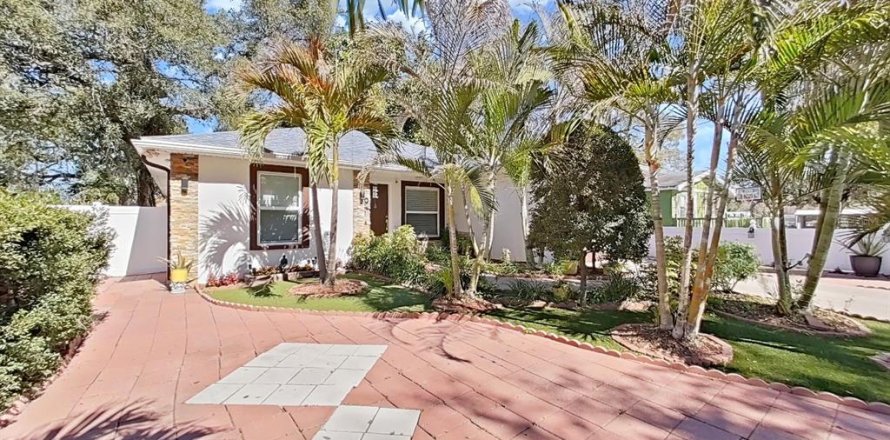 Casa en Tampa, Florida 3 dormitorios, 111.76 m2 № 2213344