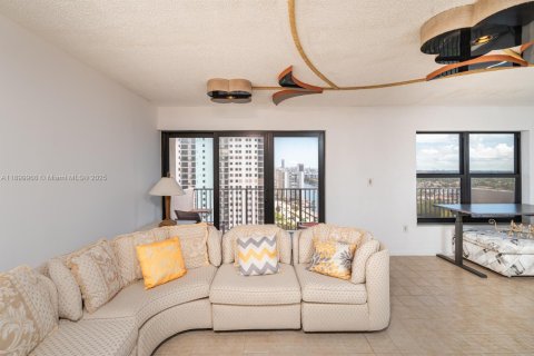 Copropriété à vendre à Hollywood, Floride: 2 chambres, 154.22 m2 № 1964457 - photo 9