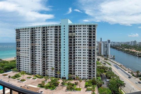 Copropriété à vendre à Hollywood, Floride: 2 chambres, 154.22 m2 № 1964457 - photo 5