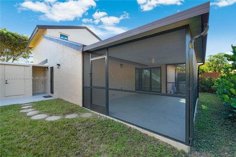 Купить виллу или дом в Майами, Флорида 3 спальни, 160.44м2, № 1953051 - фото 17