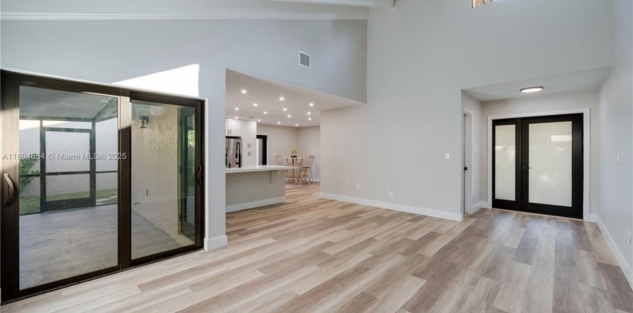 Дом в Майами, Флорида 3 спальни, 160.44м2 № 1953051