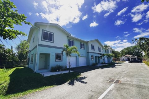Propiedad comercial en venta en Fort Lauderdale, Florida, 130.06 m2 № 1706589 - foto 1